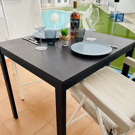 Sun & - Wifi & Pool Apartment *