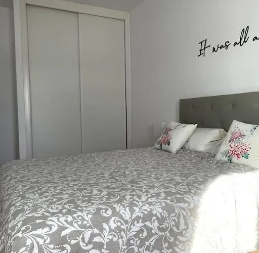 Sun & - Wifi & Pool アパート